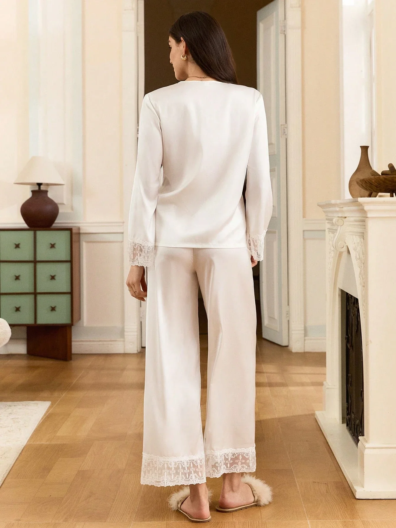 Pigiama a maniche lunghe con pizzo ricamato | La Parisienne - immagine 3