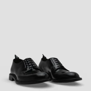 SS26-3029.  STRINGATA UOMO IN PELLE NERA