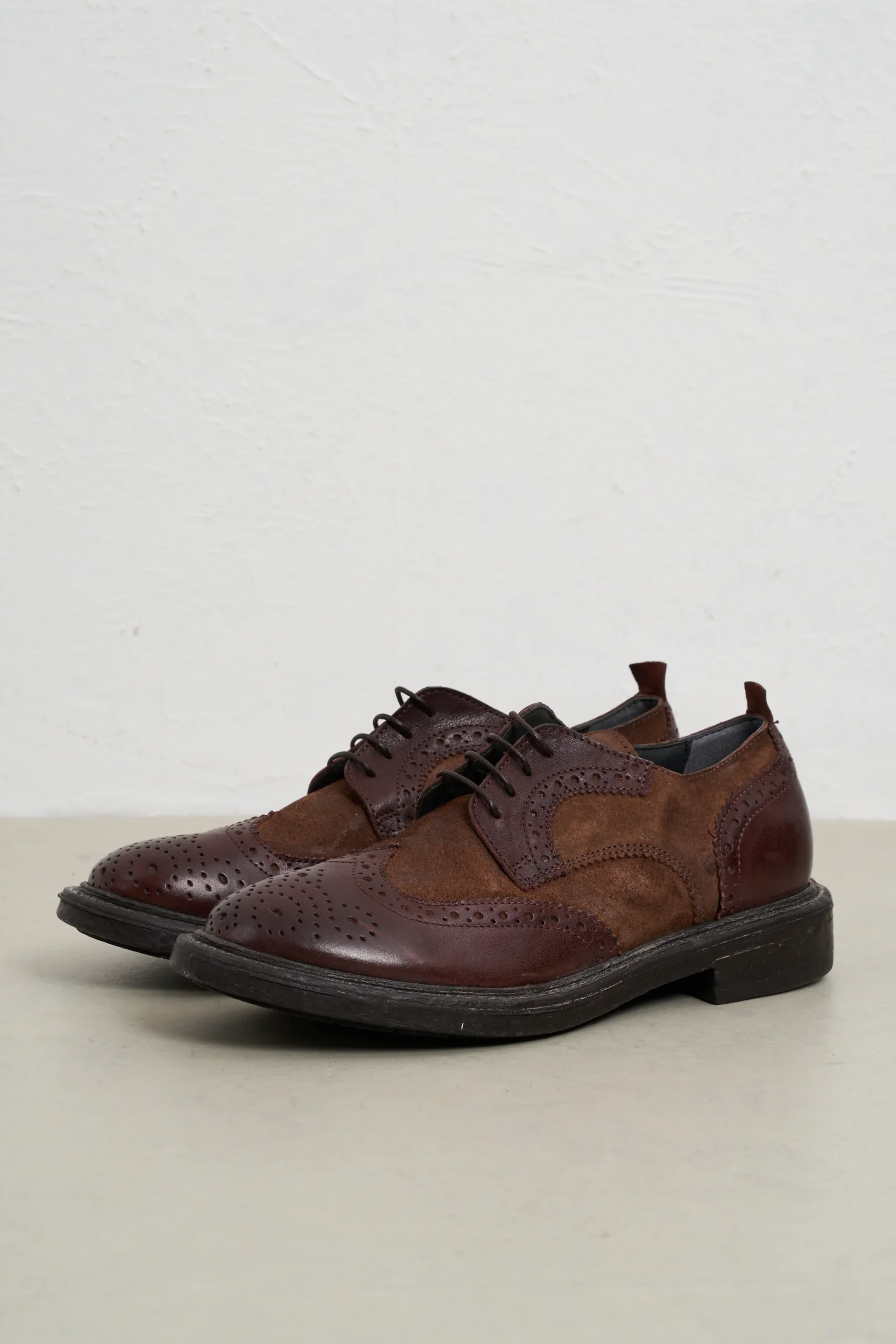 Moma 2261 Stringata coda di rondine marrone - immagine 3