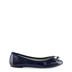 Ballerina con fiocco blu