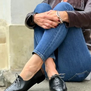 Keep Black scarpina bassa allacciata in nappa nera lavorazione artigianale toscana