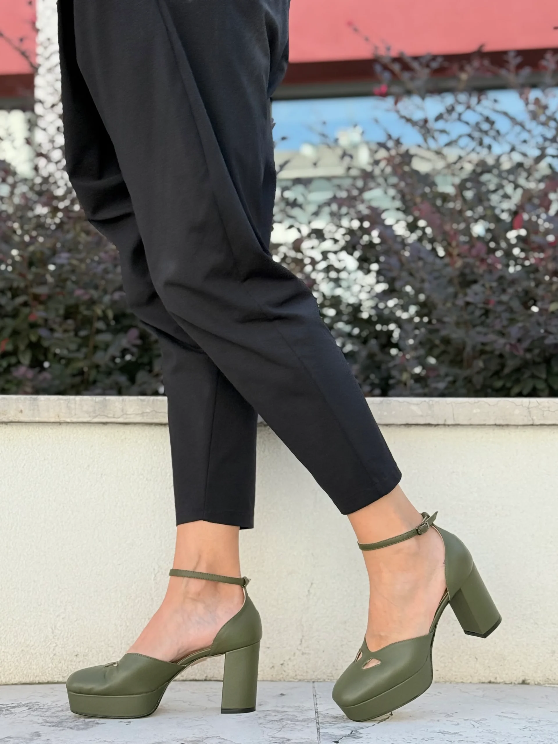 Dolly Mili decollete in nappa verde militare con cinturino - tacco 8.5 - artigianale marchigiana - immagine 6