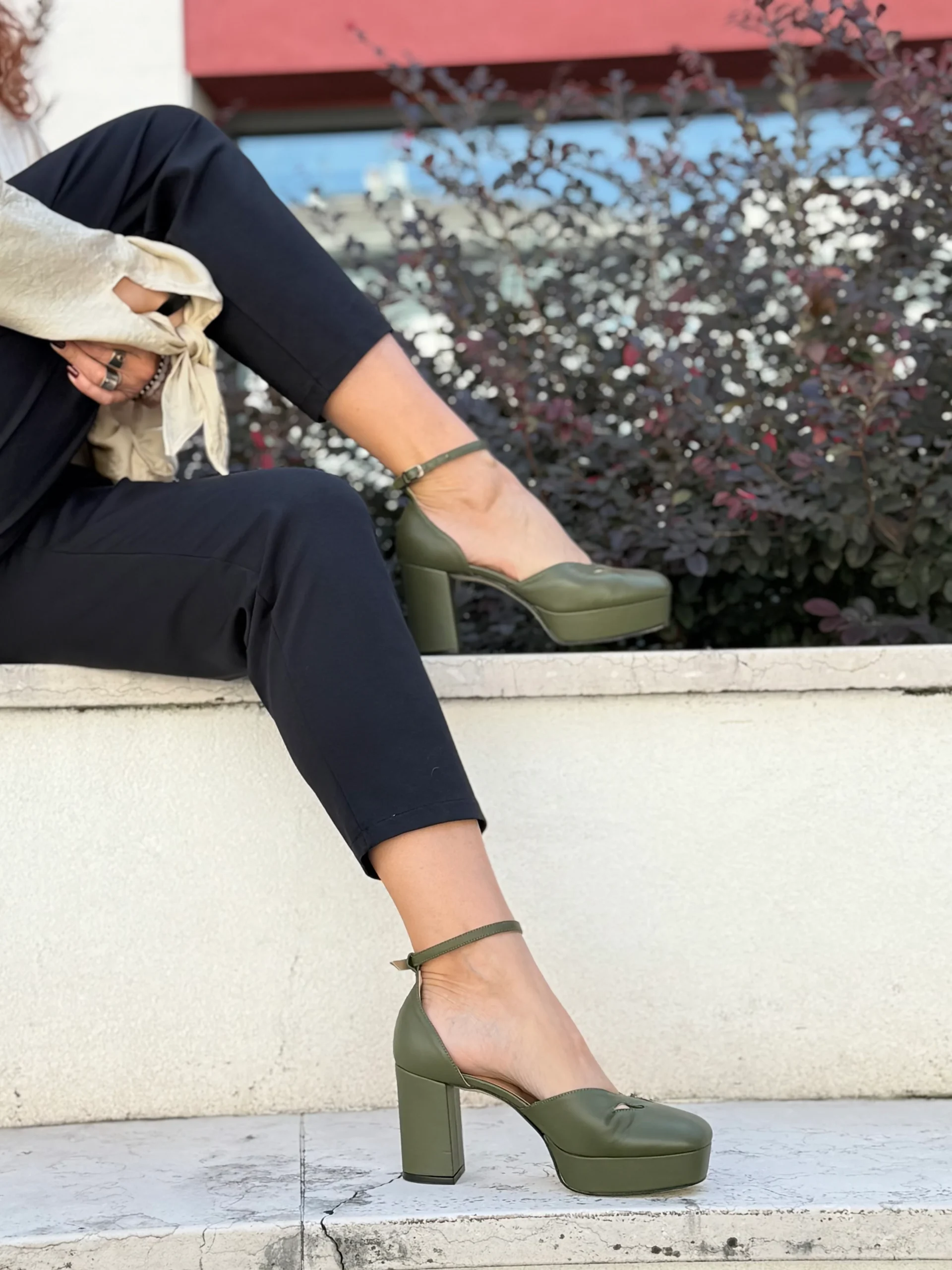 Dolly Mili decollete in nappa verde militare con cinturino - tacco 8.5 - artigianale marchigiana - immagine 5