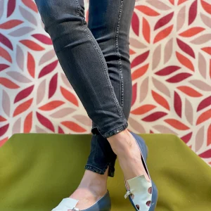 Kilt Navy mocassino in pelle blu con vaschetta con cinturino tacco 2 cm artigianale toscana