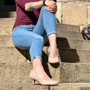 Togo Nude decolletè in nappa cipria tacco 6 artigianale lagattaconglistivali