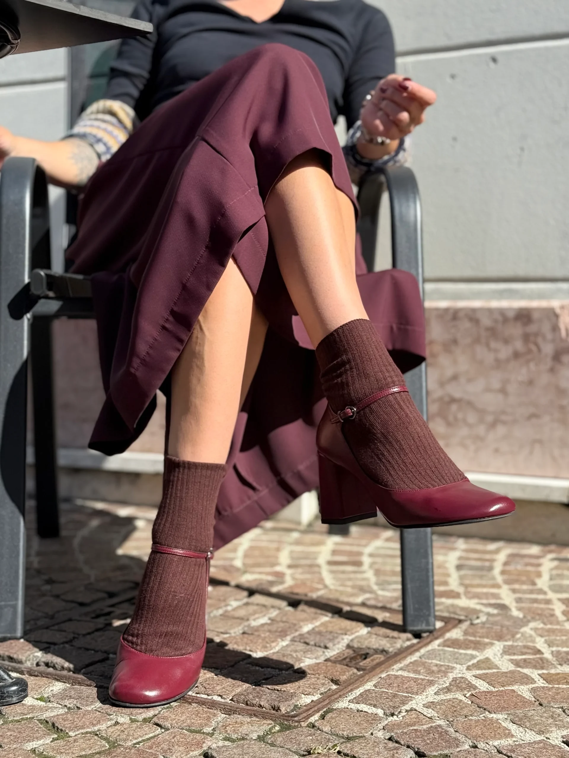 Piper Bordeaux decolleteè in nappa bordeaux con cinturino tacco 8 artigianale marchigiana - immagine 5