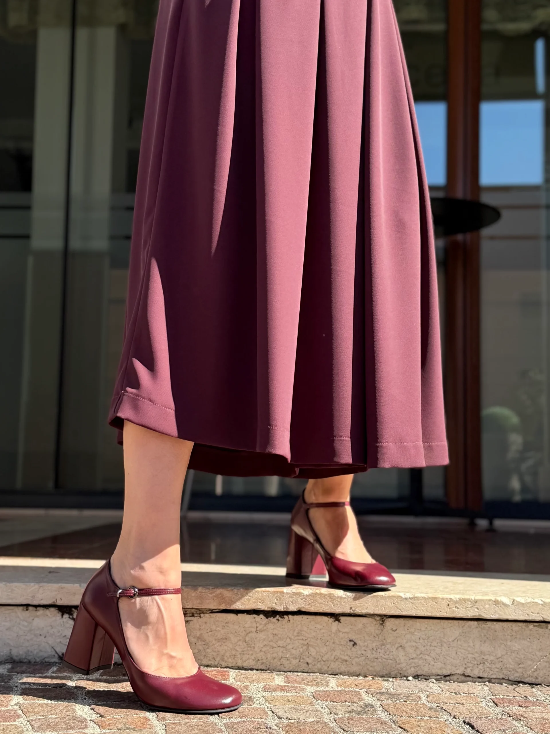 Piper Bordeaux decolleteè in nappa bordeaux con cinturino tacco 8 artigianale marchigiana - immagine 6