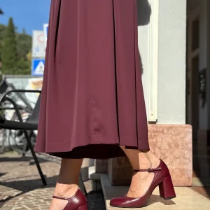 Piper Bordeaux decolleteè in nappa bordeaux con cinturino tacco 8 artigianale marchigiana