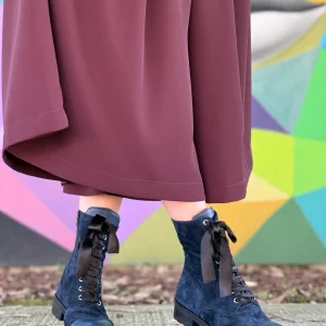 Falkon Blu anfibio in camoscio blu allacciato artigianale toscano