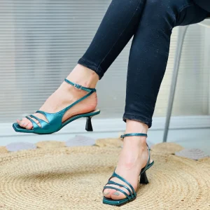 Lukas Pet sandalo in pelle laminata petrolio con tacco 5 cm. artigianale