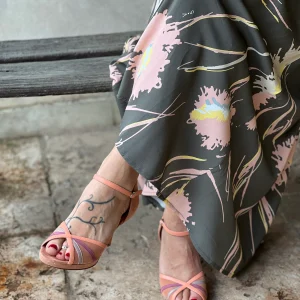 Minnie Rose sandalo in pelle e camoscio color rosa tacco 7 artigianale toscano