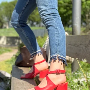 Blanca Cora sandalo chanel in nappa corallo tacco 7 cm lavorazione artigianale