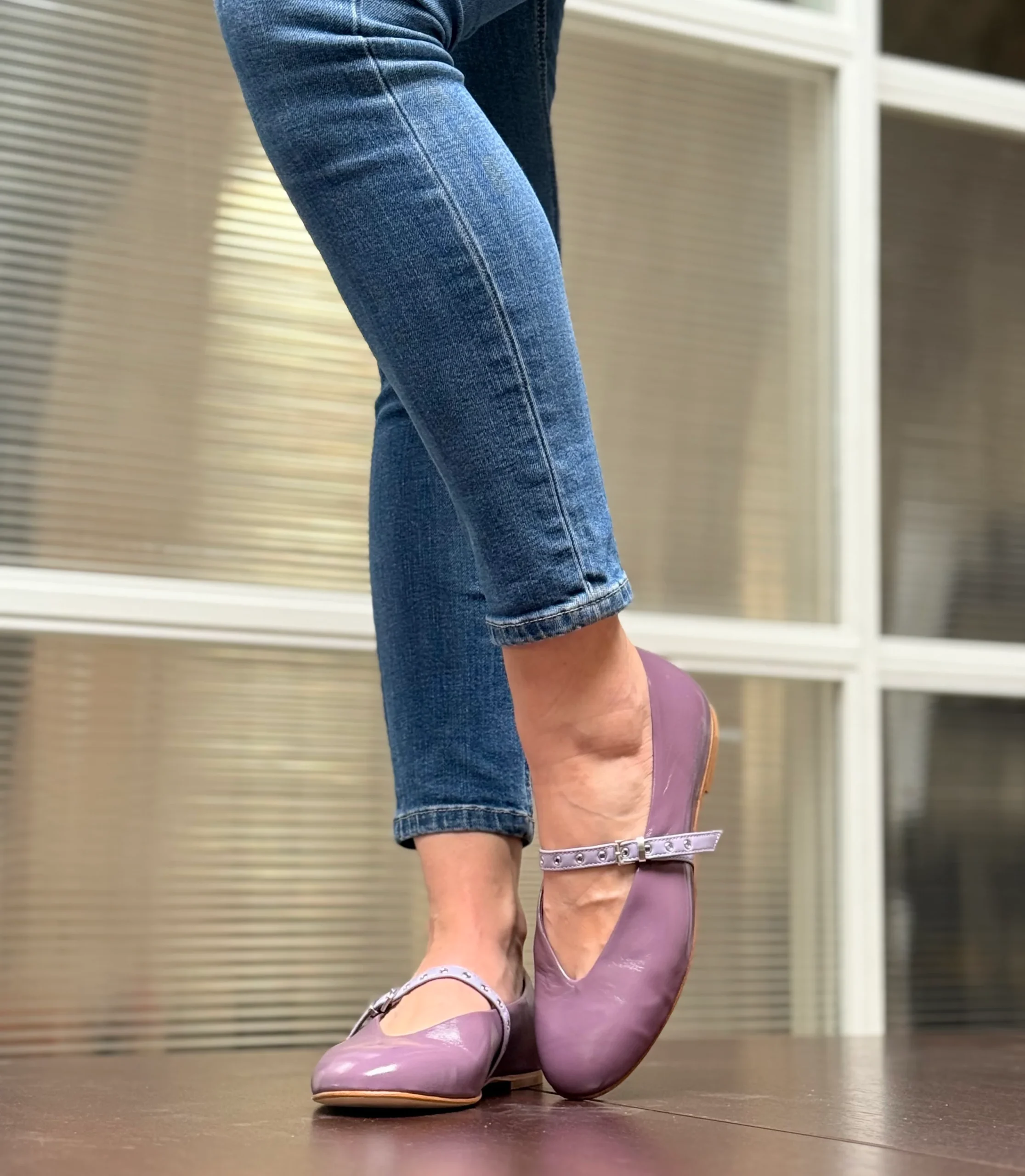 Tilde Uva ballerina a sacchetto in vernice viola su base camoscio lavorazione artigianale - immagine 6