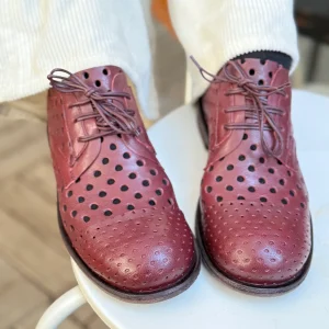 Ladybug  Wine scarpa derby allacciata in pelle bordeaux forata artigianale marchigiana