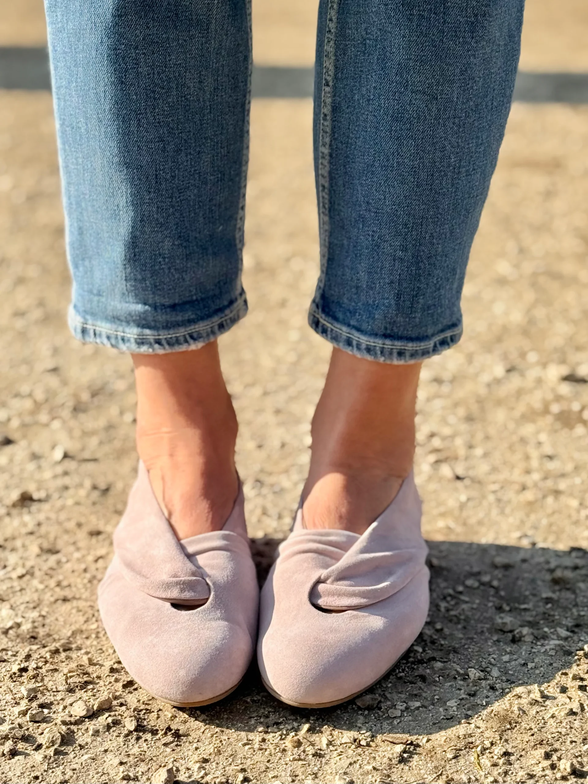 Glenda Rose scarpina bassa in camoscio rosa tacco 1 artigianale toscana