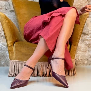 Paulette Wine decolletee in nappa melanzana con cinturino tacco 6cm artigianale marchigiano