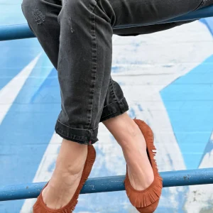 Tatanka Brown ballerina in camoscio marrone con frange lavorazione artigianale marchigiana