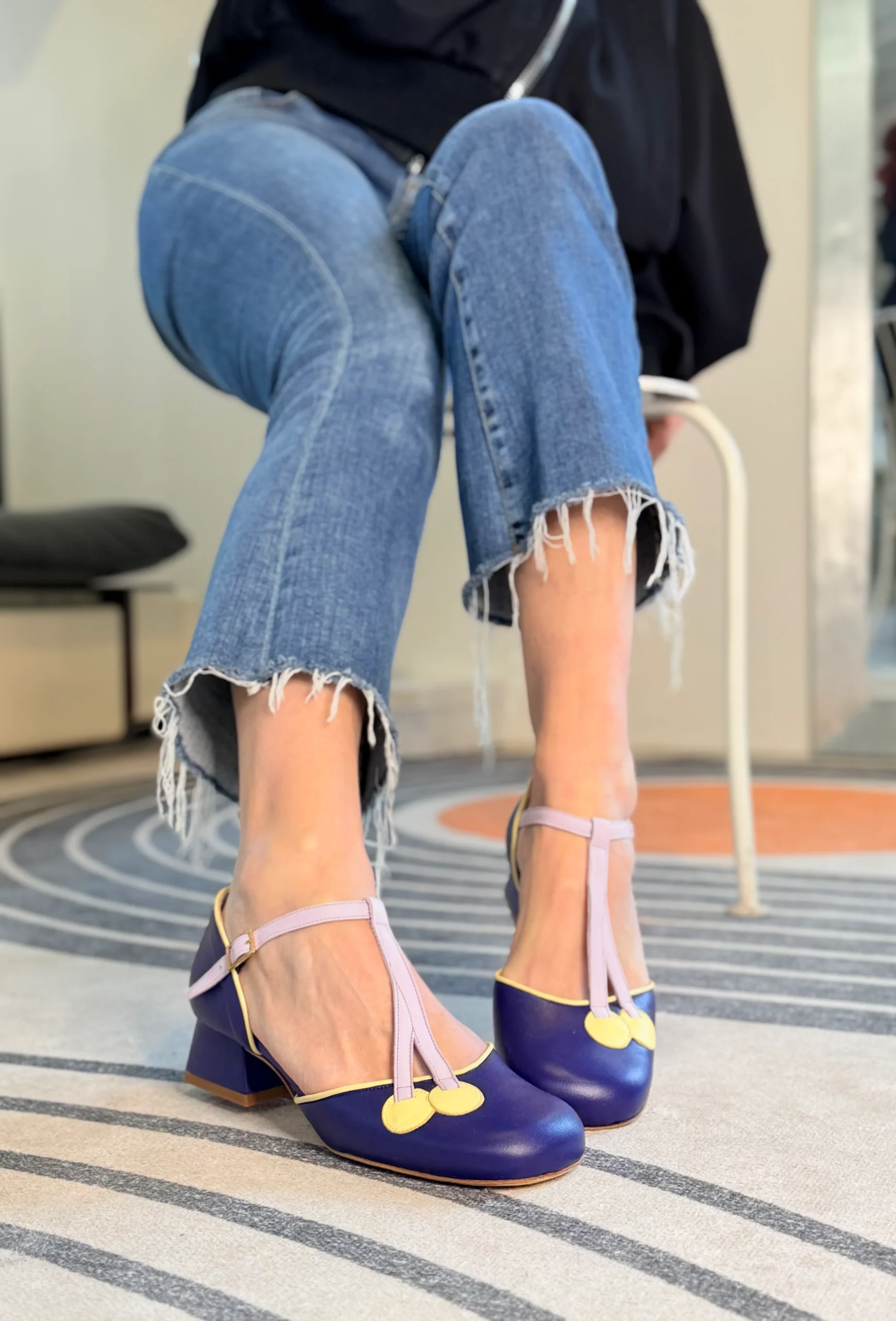 Maraska Purple d'orsay in nappa viola aperta ai lati tacco 3 cm artigianale marchigiana - immagine 3