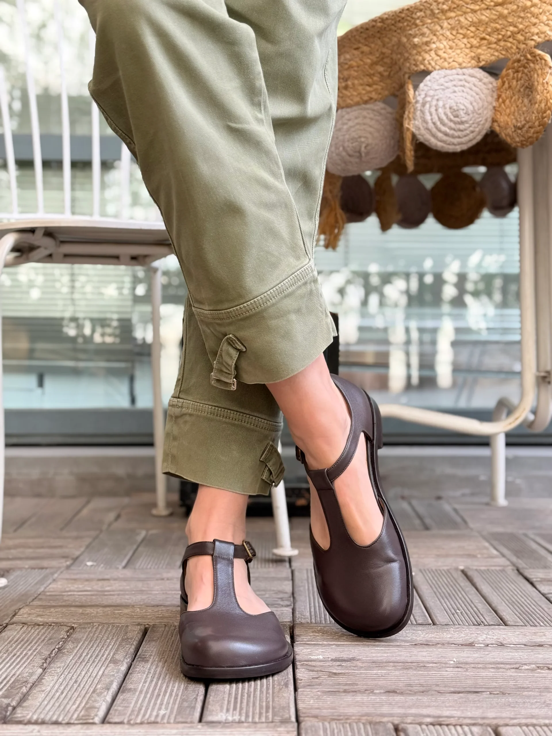 Ciad Coffee scarpa bassa t-bar in nappa cioccolato tacco 2.5 artigianale Lagattaconglistivali - immagine 4