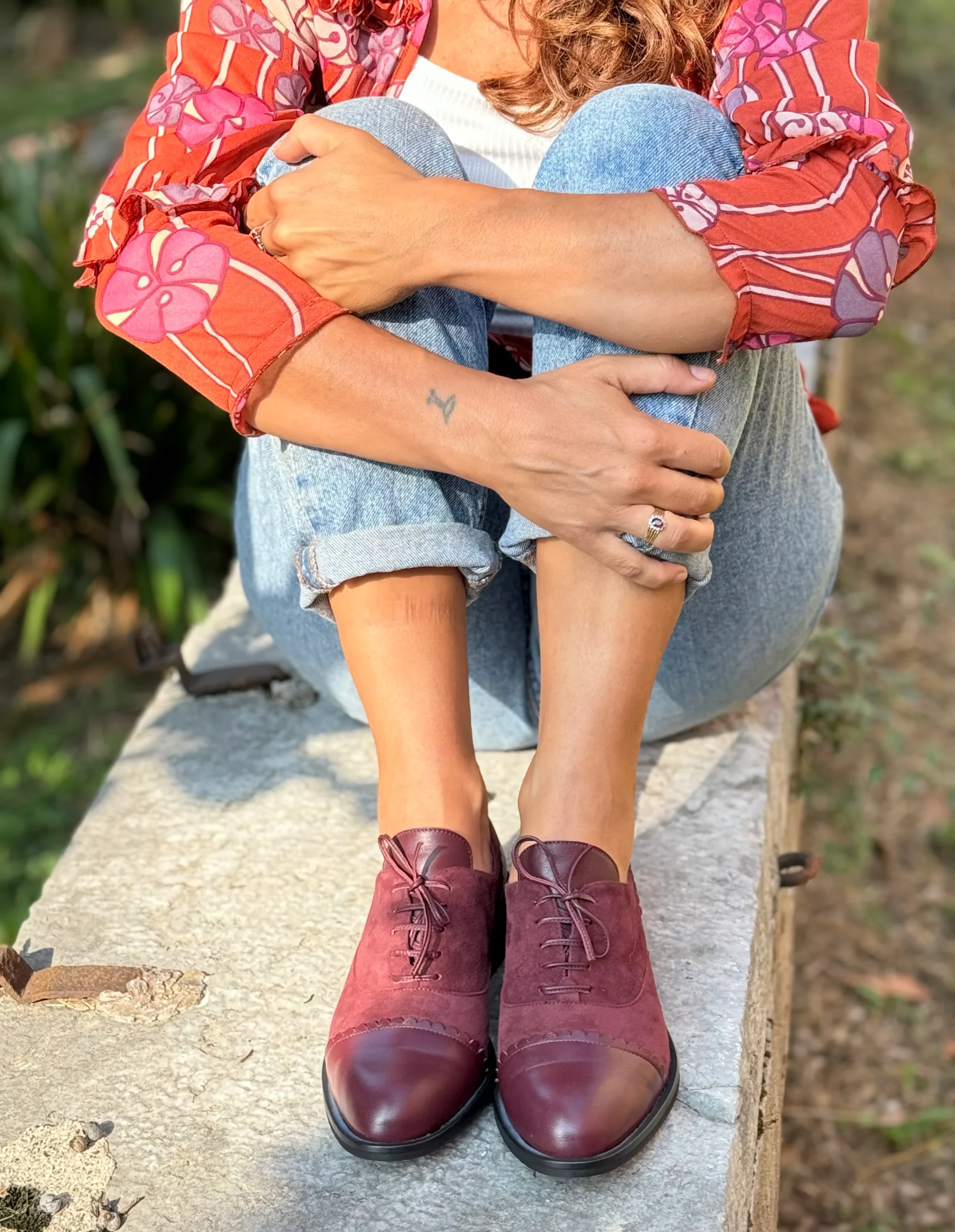 Roger Wine scarpa bassa allacciata in camoscio bordeaux artigianale toscana - immagine 9