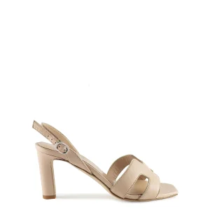 Sandali H nude